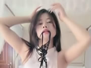 Κινέζικο κορίτσι με μεγάλα βυζιά, σέξι στριπτίζ και αυνανισμός